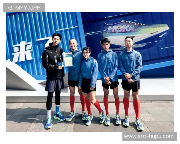 太拼了，一手拿着鞋，一边还在防守——突破极限的精神